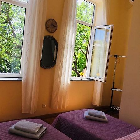 Guest House Hello Кутаиси Экстерьер фото