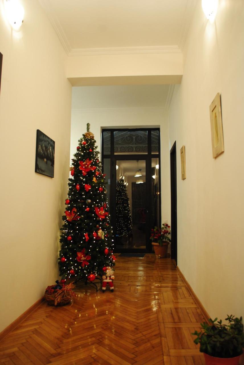 Guest House Hello Кутаиси Экстерьер фото