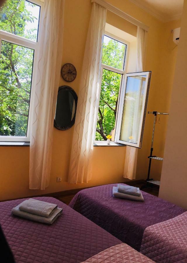Guest House Hello Кутаиси Экстерьер фото